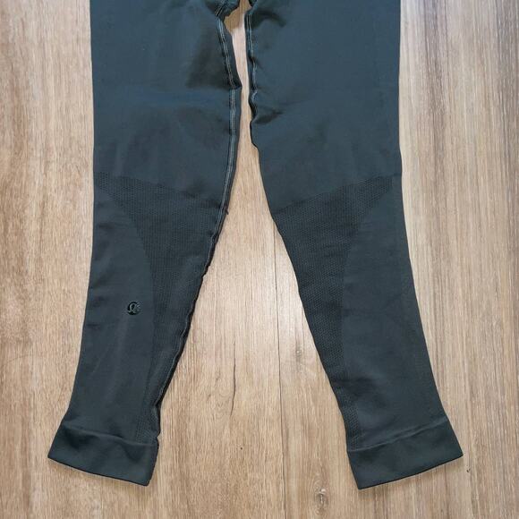 Lululemon Zone In Crop Athletic Compression Legging - Picture 5 of 16